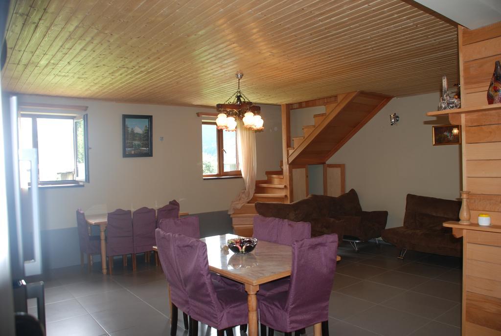 Guest House Lasili Mestia Exteriör bild